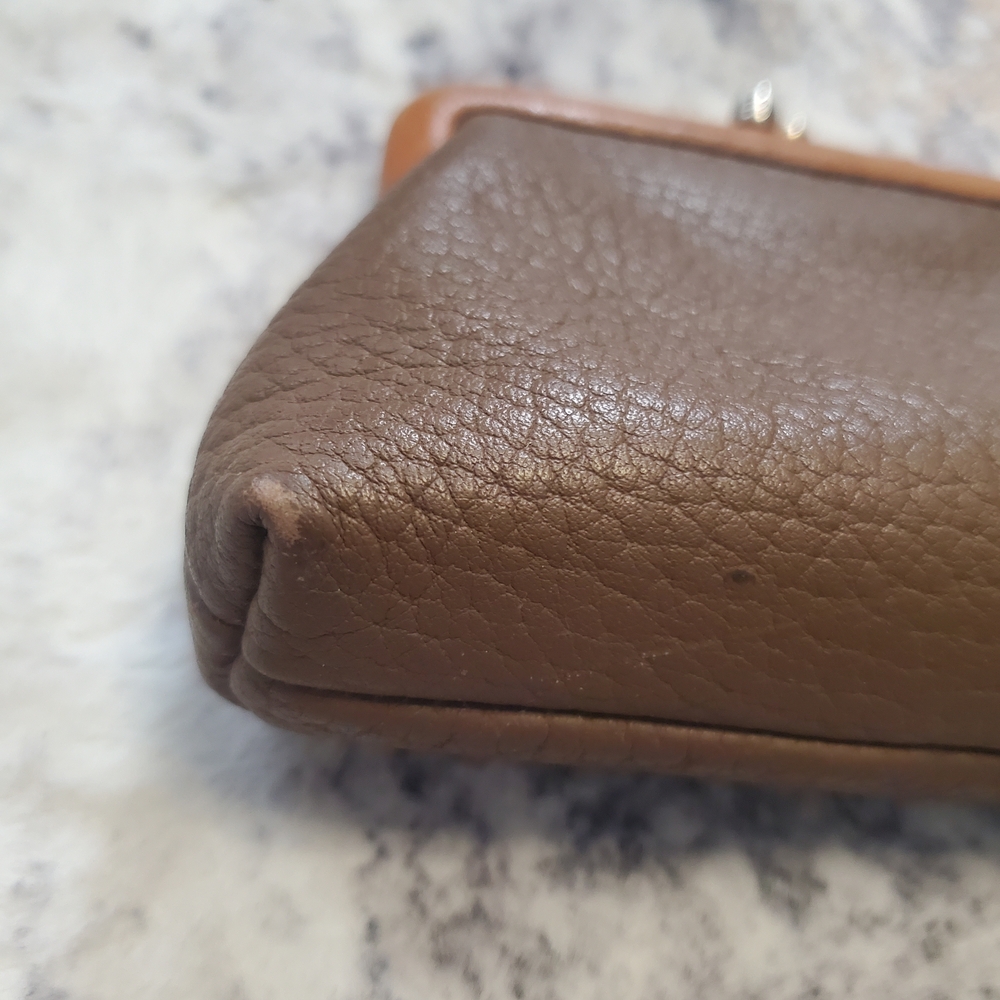 Rare Vintage Dooney & Bourke All Weather Leather Taupe KissLock Coin Purse/Pouch - Picture 4 of 10